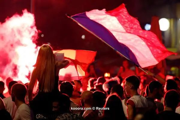 ?i=reuters%2f2018-07-10%2f2018-07-10t214746z_1665761127_rc1aa6528b00_rtrmadp_3_soccer-worldcup-fra-bel-fans-france_reuters