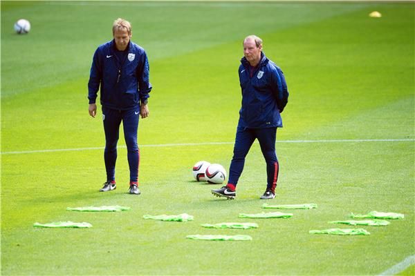 بيرتي فوجتس "يمينا"