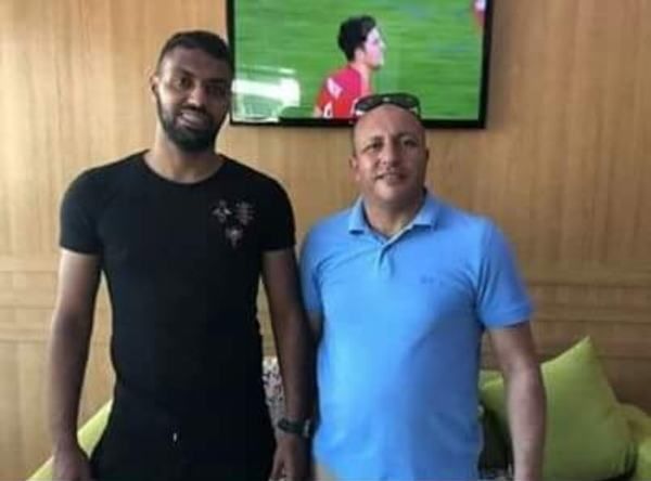 بن طرشة مع رئيس النادي