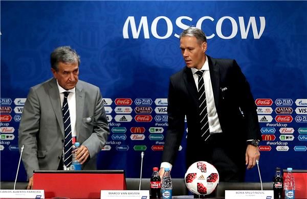 ماركو فان باستن وبيريرا