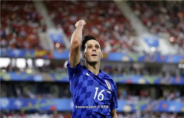 ?i=epa%2fsoccer%2f2016-06%2f2016-06-21%2f2016-06-21-05382341_epa