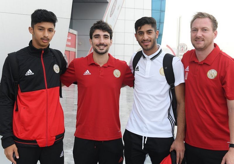 جانب من وصول اللاعبين