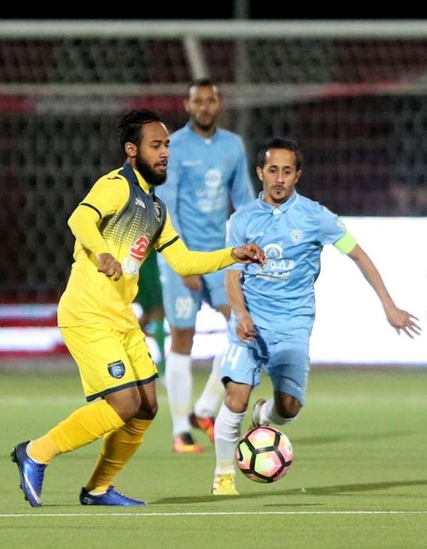 جانب من لقاء سابق بين الفريقين