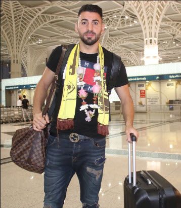 جانب من وصول اللاعب