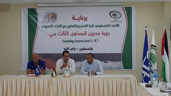 من الافتتاح