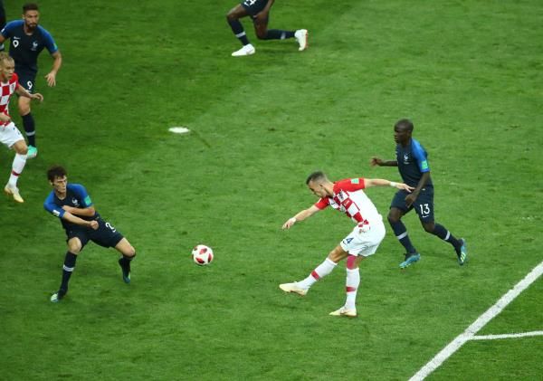 لحظة تسجيل الهدف 