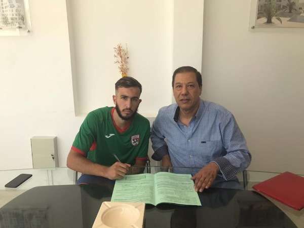 المناعي لحظة التوقيع للملعب التونسي