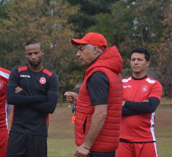 من الحصة التدريبية الأولى للنجم