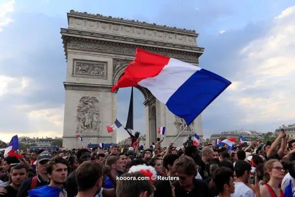 ?i=reuters%2f2018-07-15%2f2018-07-15t181216z_1337989830_rc13620c1780_rtrmadp_3_soccer-worldcup-final-paris-fans_reuters