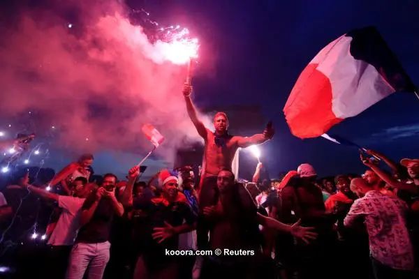 ?i=reuters%2f2018-07-16%2f2018-07-16t040151z_1000034628_rc1437744f60_rtrmadp_3_soccer-worldcup-final-paris-fans_reuters
