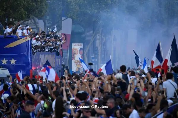?i=reuters%2f2018-07-16%2f2018-07-16t190315z_484048958_rc1f7e9b09d0_rtrmadp_3_soccer-worldcup-france-parade_reuters