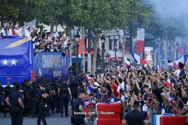 ?i=reuters%2f2018-07-16%2f2018-07-16t190323z_323663945_rc1704411910_rtrmadp_3_soccer-worldcup-france-parade_reuters
