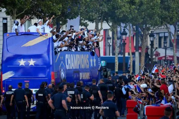 ?i=reuters%2f2018-07-16%2f2018-07-16t190330z_1888870799_rc1ba1cbf5b0_rtrmadp_3_soccer-worldcup-france-parade_reuters