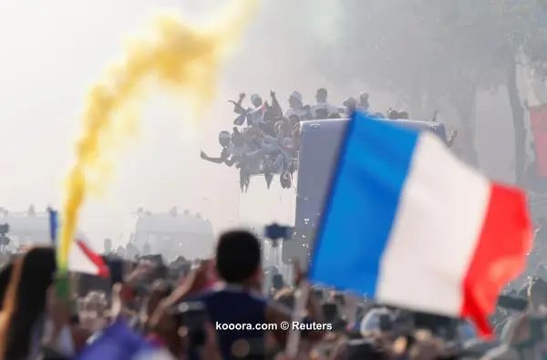 ?i=reuters%2f2018-07-16%2f2018-07-16t184013z_1766124104_rc17a6faa830_rtrmadp_3_soccer-worldcup-france-parade_reuters