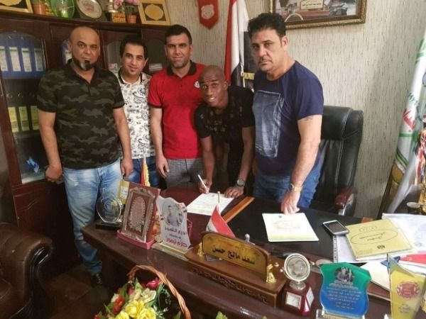 من توقيع العقود