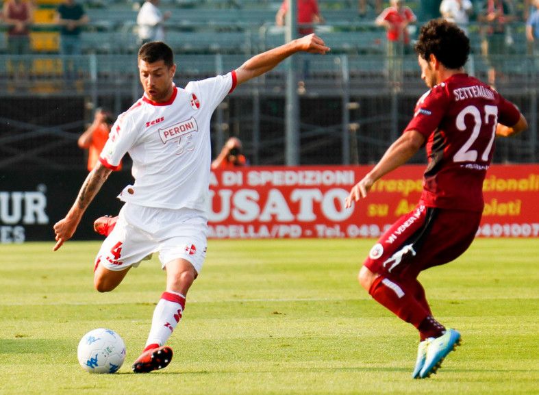 مواجهة سابقة لباري