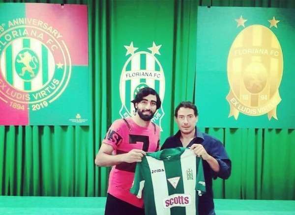 من تقديم اللاعب