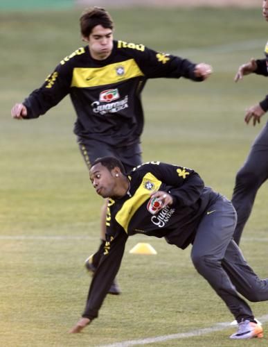 2010-06-26t174341z_01_pw11_rtridsp_3_soccer-world_reuters