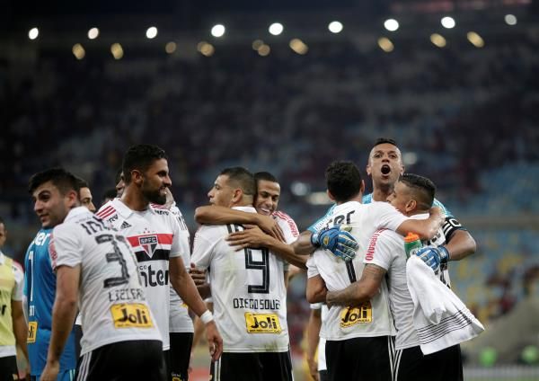 لاعبو ساو باولو