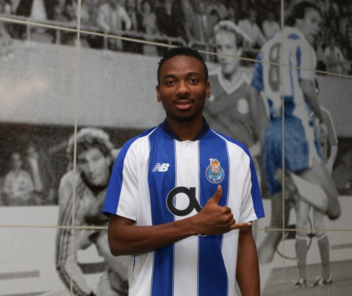 من تقديم اللاعب