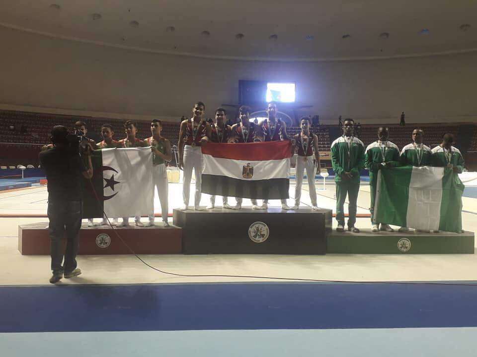  لحظة تتويج فريق الجمباز الفني المصري شباب بالذهبية