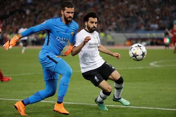 أليسون بيكر