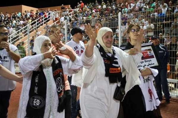 والدة الحسن أخميس