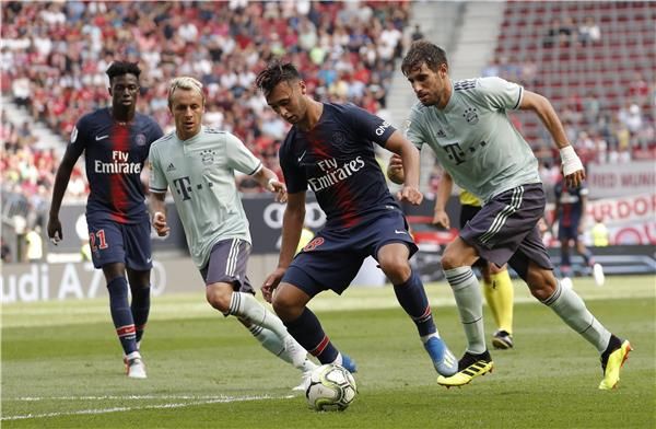 جانب من لقاء بايرن وباريس