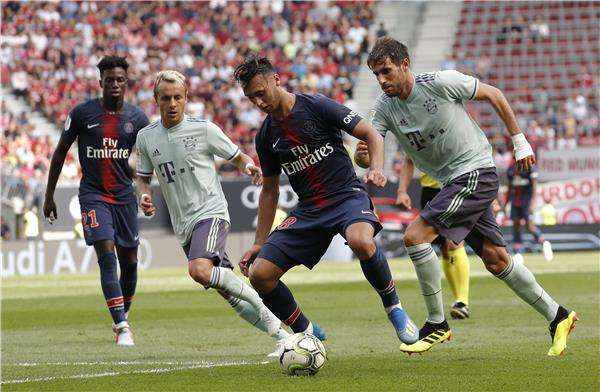 جانب من لقاء بايرن وباريس