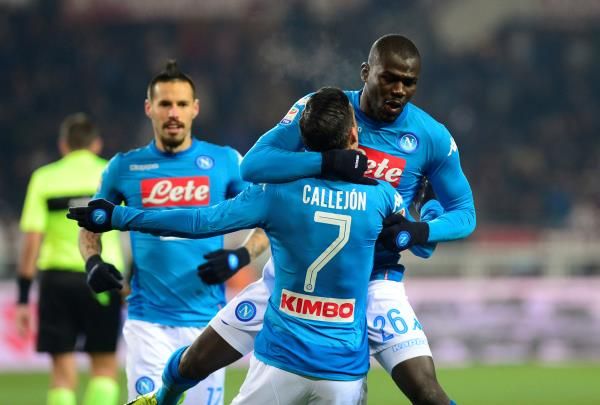 لاعبو نابولي