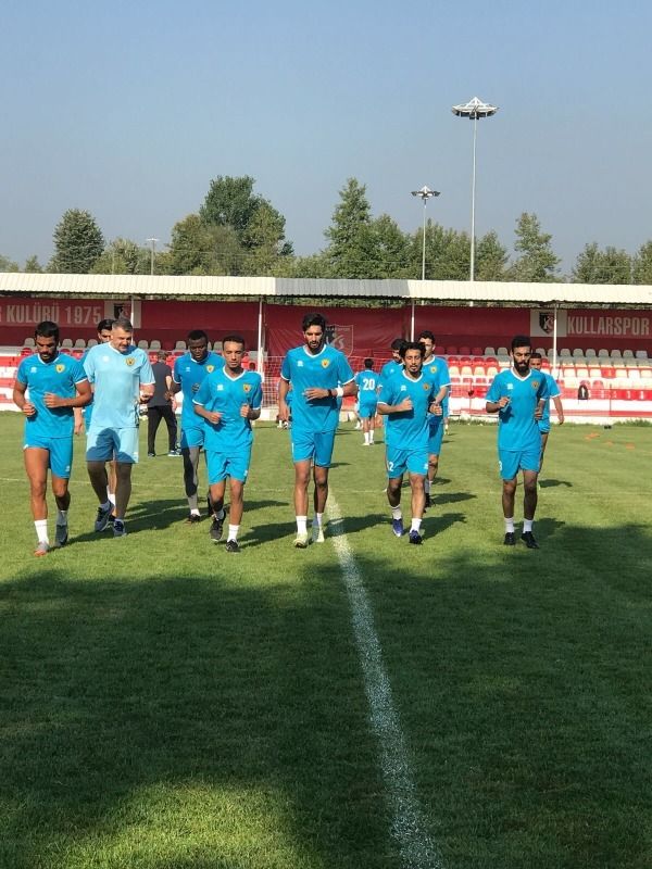 لاعبو القادسية 