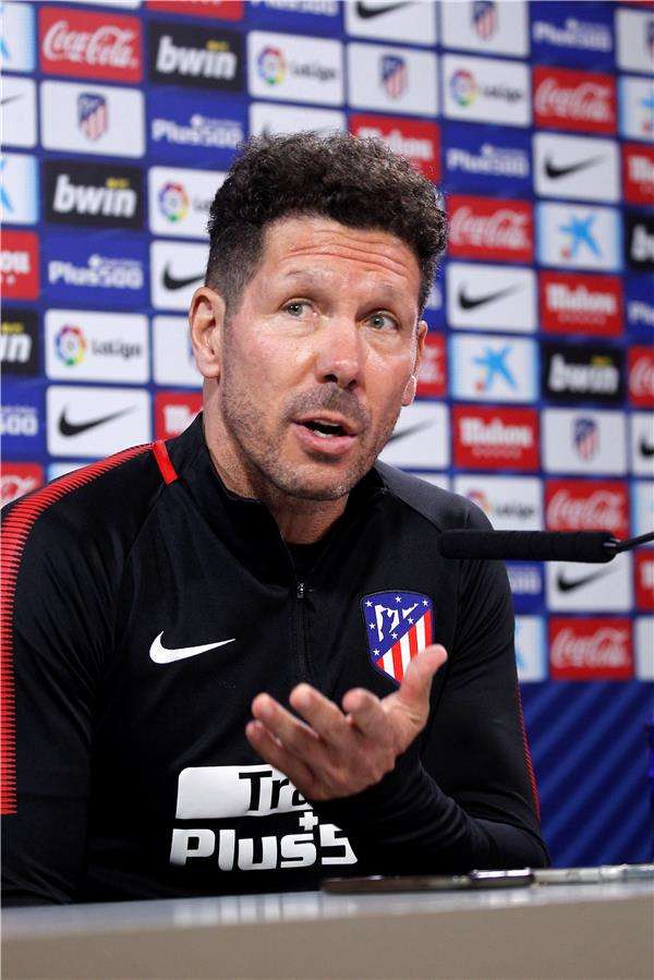 سيميوني مدرب أتلتيكو مدريد