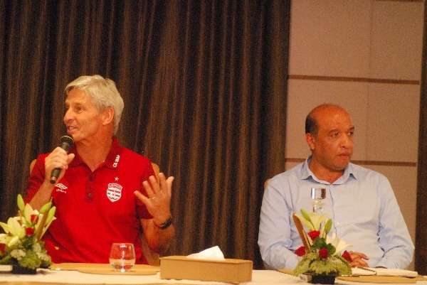 من المؤتمر الصحفي 