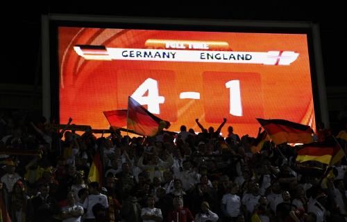 2010-06-27t161529z_01_wcp574_rtridsp_3_soccer-world_reuters