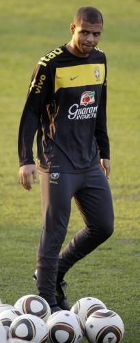 2010-06-27t173654z_01_pw103_rtridsp_3_soccer-world_reuters