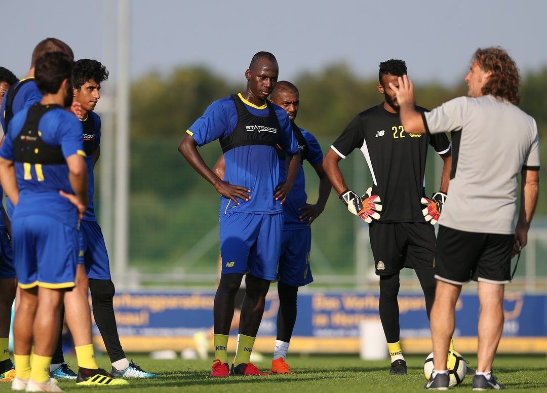 لاعبو النصر 