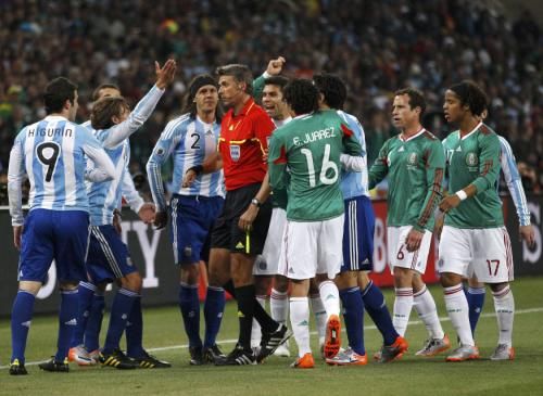 2010-06-27t191705z_01_wcb414_rtridsp_3_soccer-world_reuters