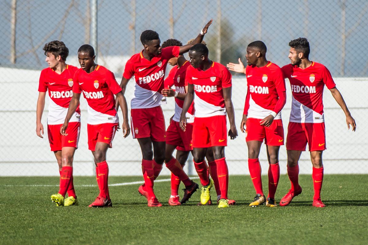 لاعبو فريق موناكو للشباب