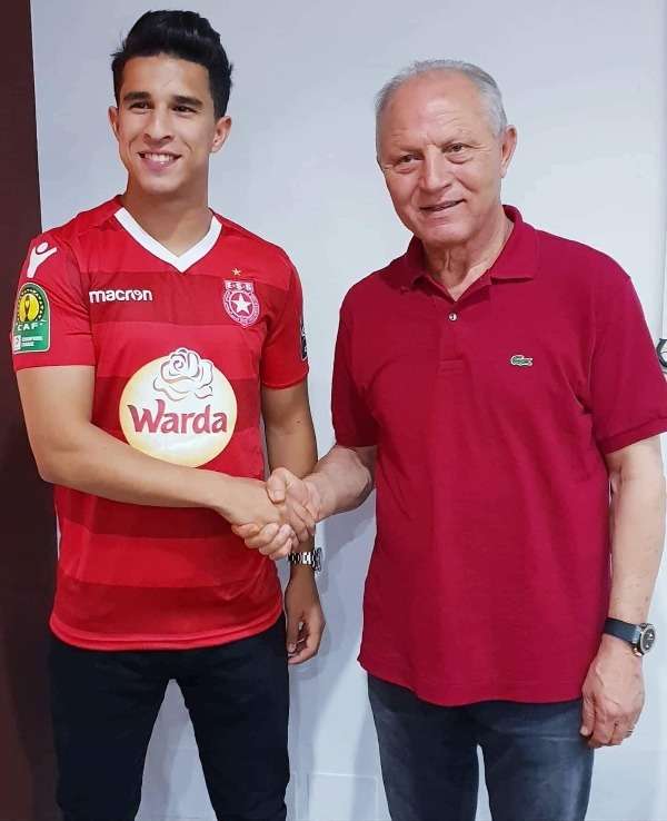 بعد توقيع العقود