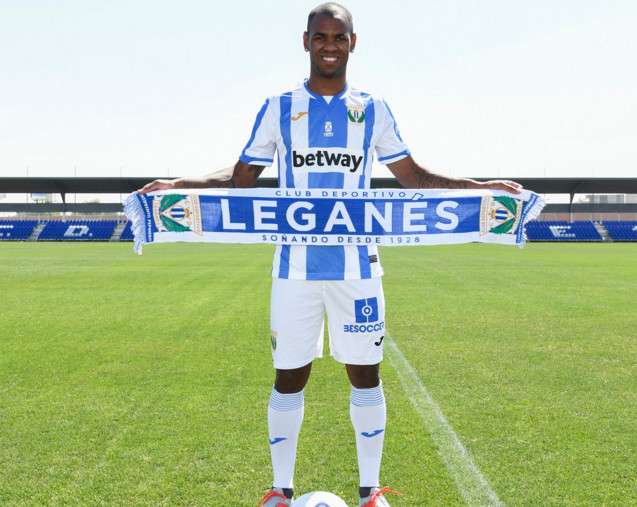 من تقديم اللاعب رولان