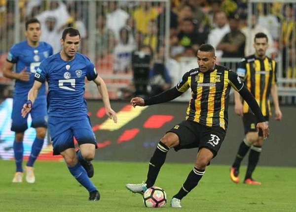 جانب من لقاء سابق بين الفريقين 