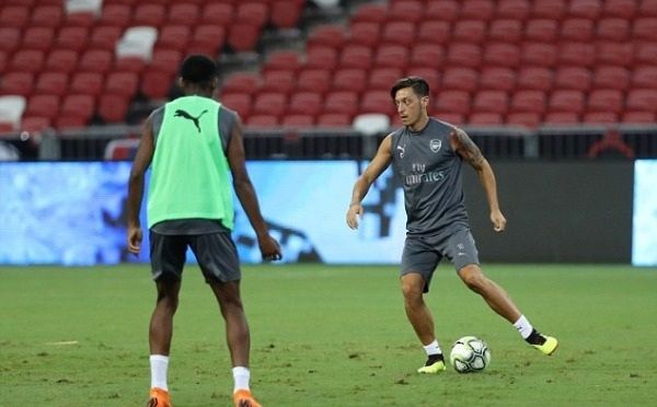 أوزيل خلال المران