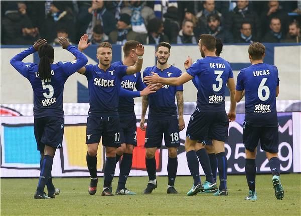 إيموبيلي وسط لاعبي لاتسيو