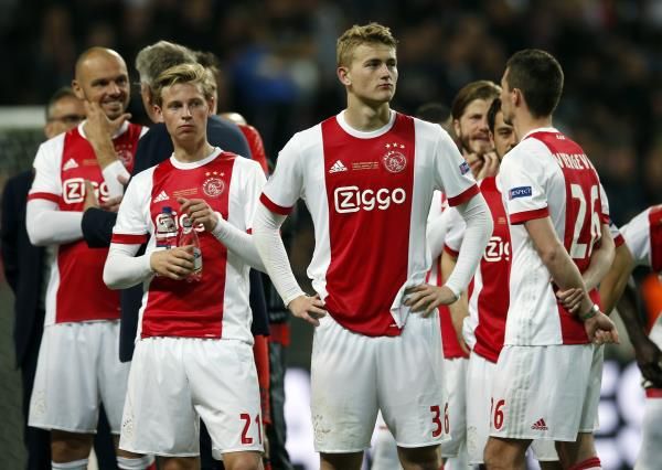 دي يونج مع أياكس