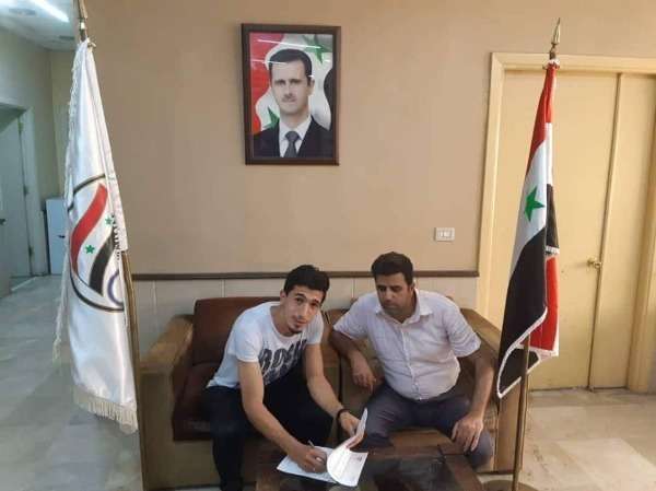 جانب من التوقيع