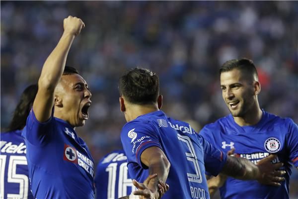 لاعبو كروز ازول