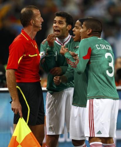 2010-06-27t191840z_01_wca570_rtridsp_3_soccer-world_reuters