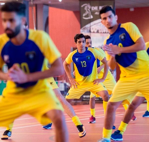  لاعبو فريق التعاون