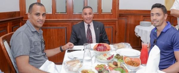 جانب من المأدبة