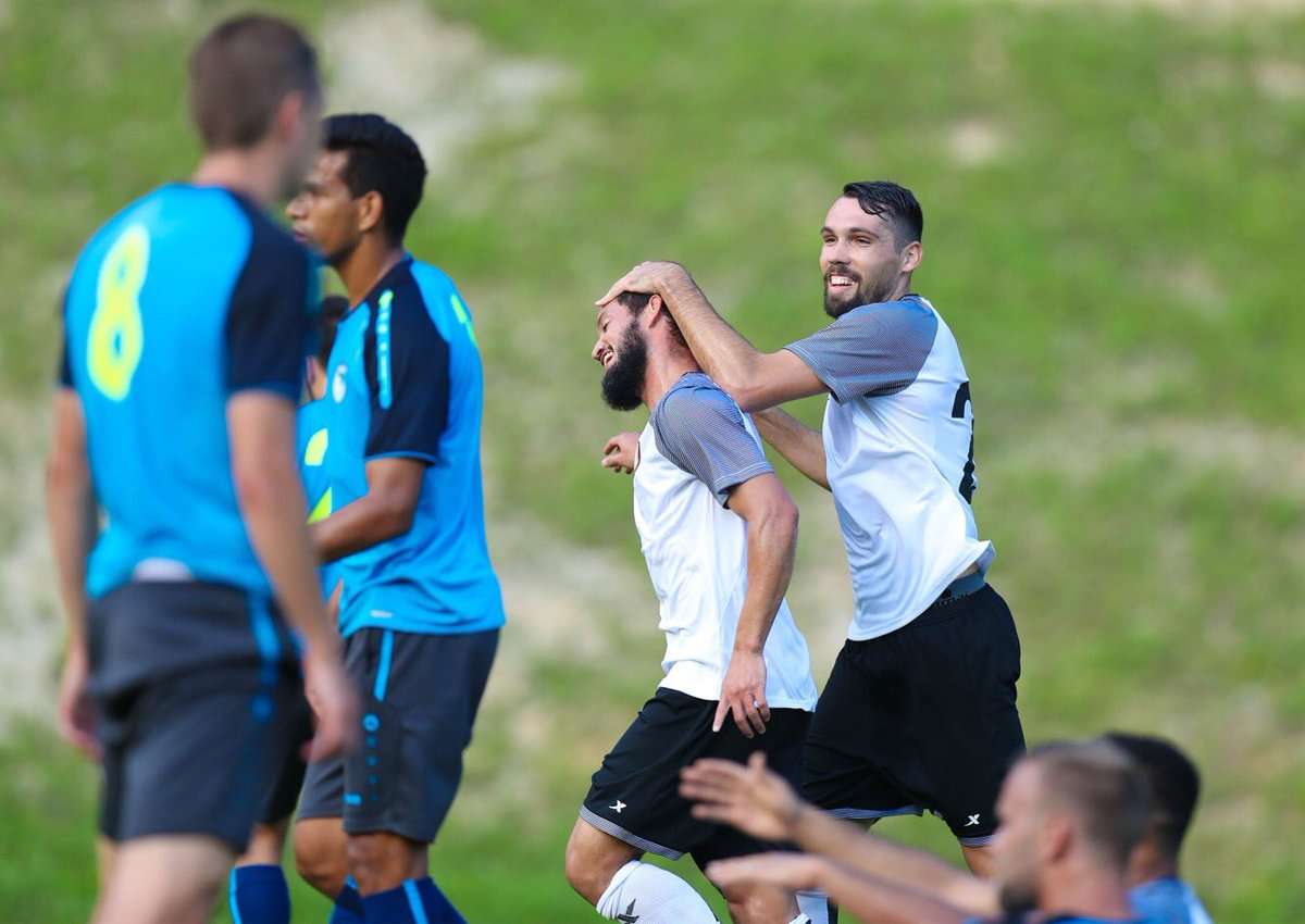 فرحة كايكي بتسجيل الهدف 